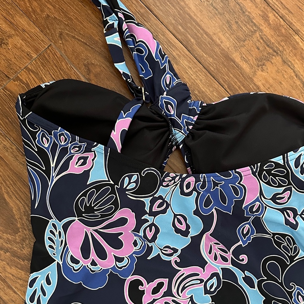 Loft Beach Floral Asymmetrical Bandeau Swimsuit - Picture 7 of 11